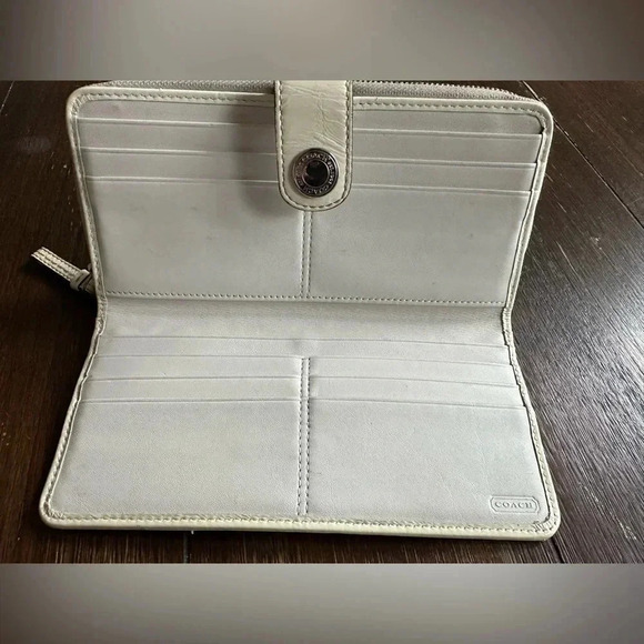 Coach signature logo wallet - Picture 11 of 15